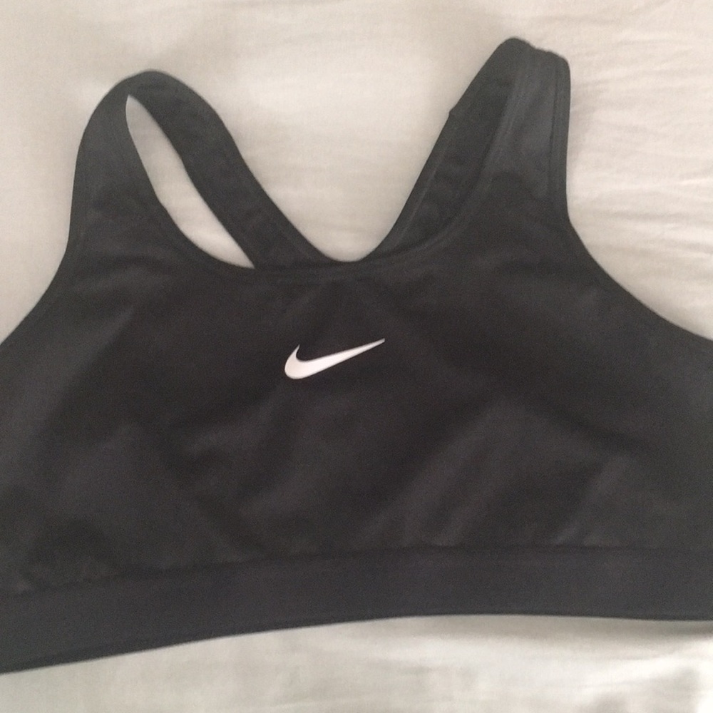 NWOT Nike sports bra